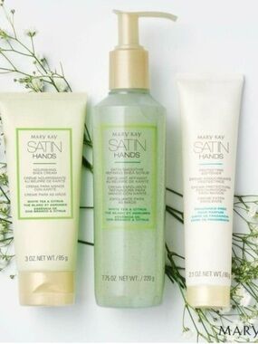 Mary Kay Satin Hands Set